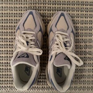 New Balance Athletic Shoes in White and Blue